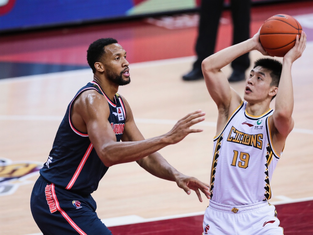 回到本场比赛，威尔逊和李弘权的这次配合无